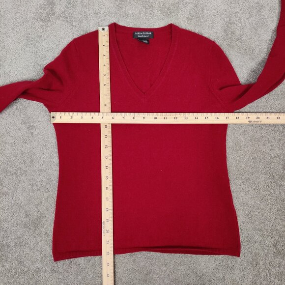 Lord & Taylor Women's 100% Cashmere V-neck Red Sweater Size Medium Quiet Luxury - Picture 5 of 8